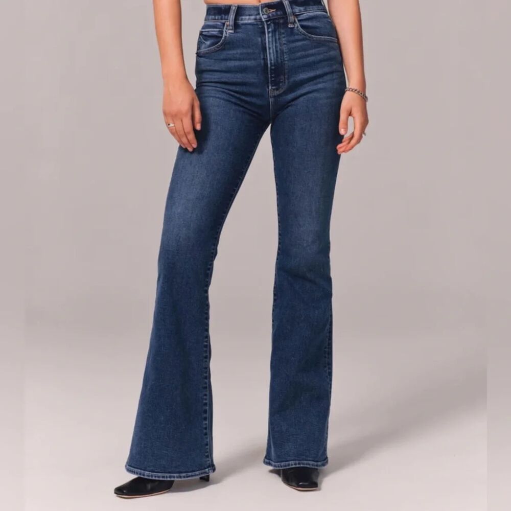 Abercrombie & Fitch Curve Love The Flare Ultra High Rise Jeans Size 30